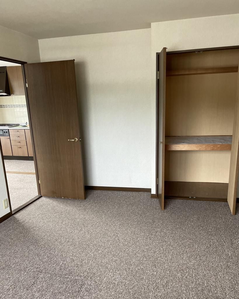 3LDK Apartment for Sale in Himeji's Royal Toibori - Thumbnail 4