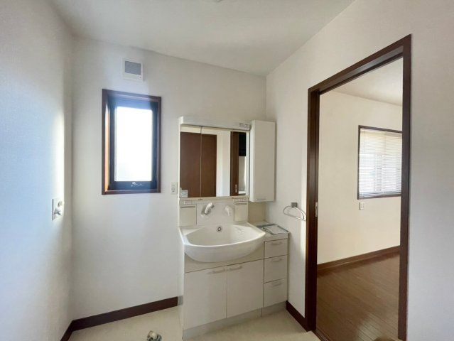 3SLDK House in Maebashi with Recent Renovations - Thumbnail 4
