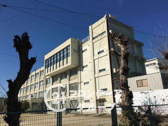 Renovated 3LDK Apartment Near Furukawabashi Station, Kadoma - Thumbnail 3