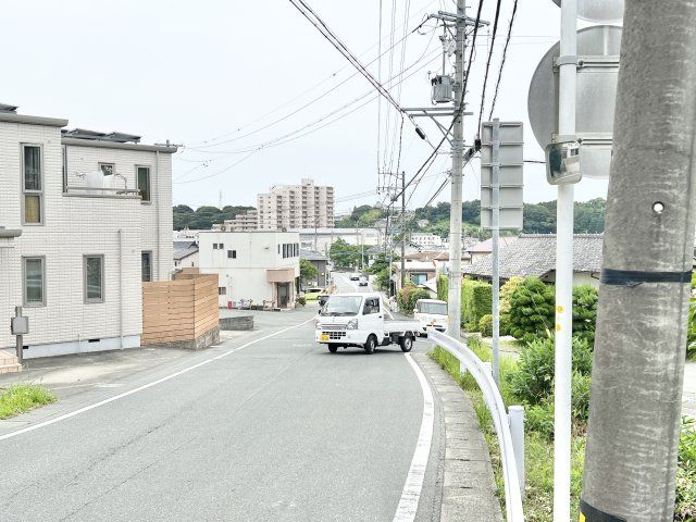7LDK Family Home in Hamamatsu with Dual Bathrooms - Thumbnail 2