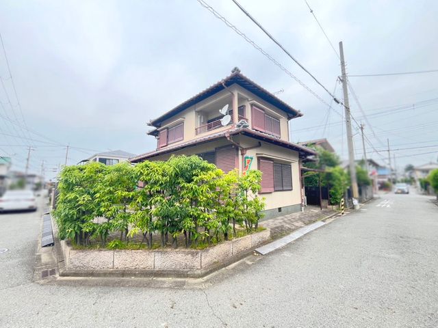 5DK House for Sale in Kakogawa with Parking & Modern Amenities - Thumbnail 3