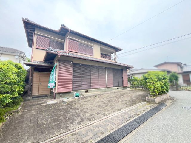 5DK House for Sale in Kakogawa with Parking & Modern Amenities - Thumbnail 2