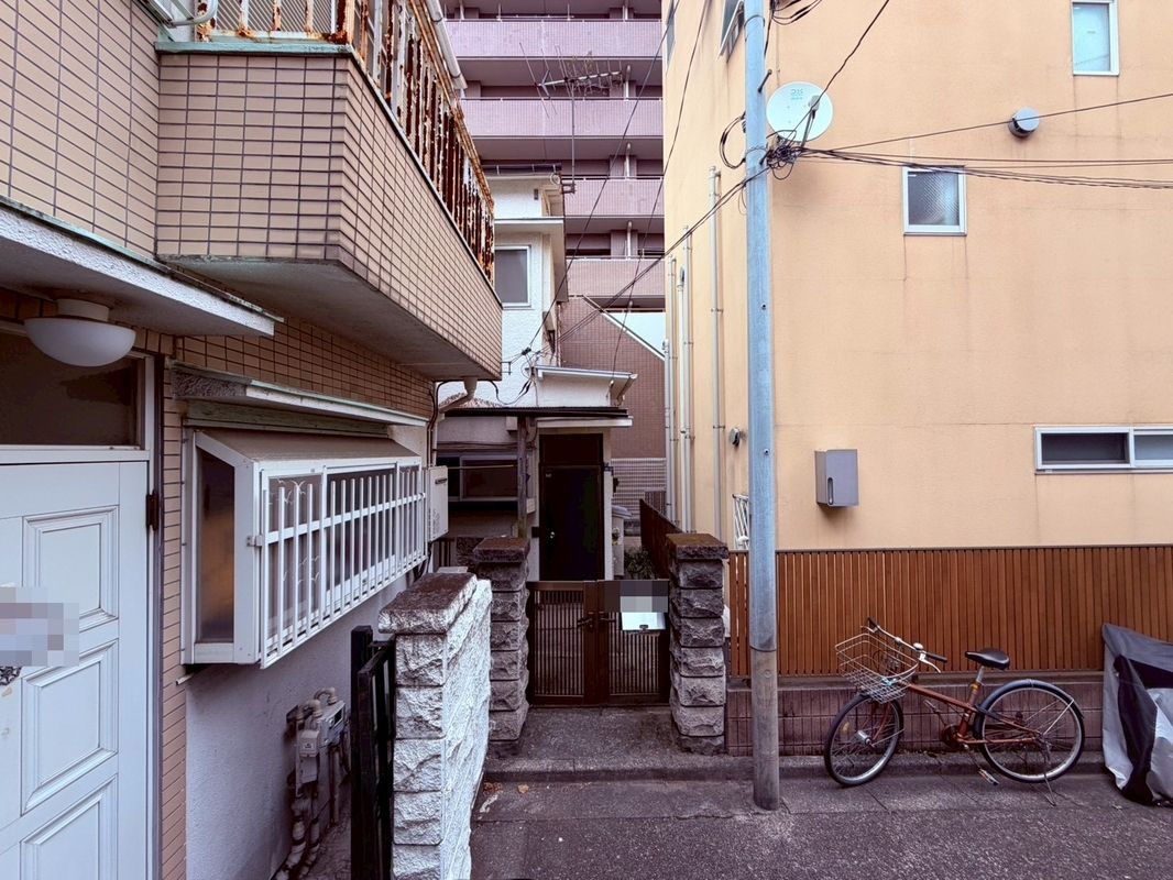 Construction-Conditioned Land for Sale in Kita Ward, Tokyo - Image 1