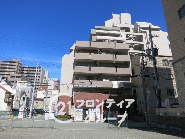Park Side Akashi 3LDK Condo Near JR Station | Renovated - Thumbnail 2