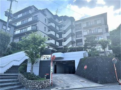 3LDK Apartment for Sale in Ikoma City, Nara — Image 1, Ikoma, Nara