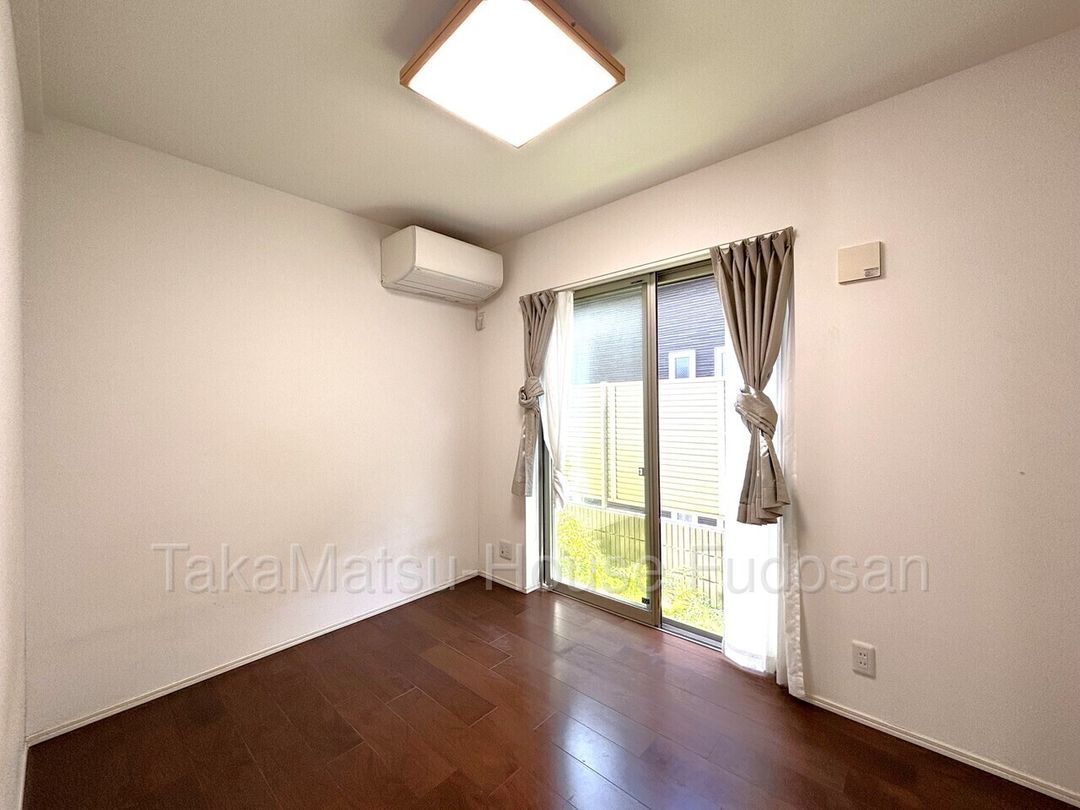 3LDK Townhouse for Sale in Sakurashimmachi, Setagaya - Thumbnail 4