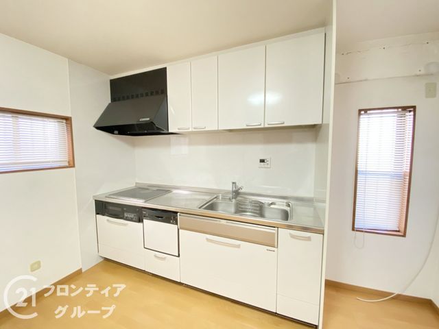 Renovated 3-Bedroom House in Kobe Nishi Ward - Thumbnail 4