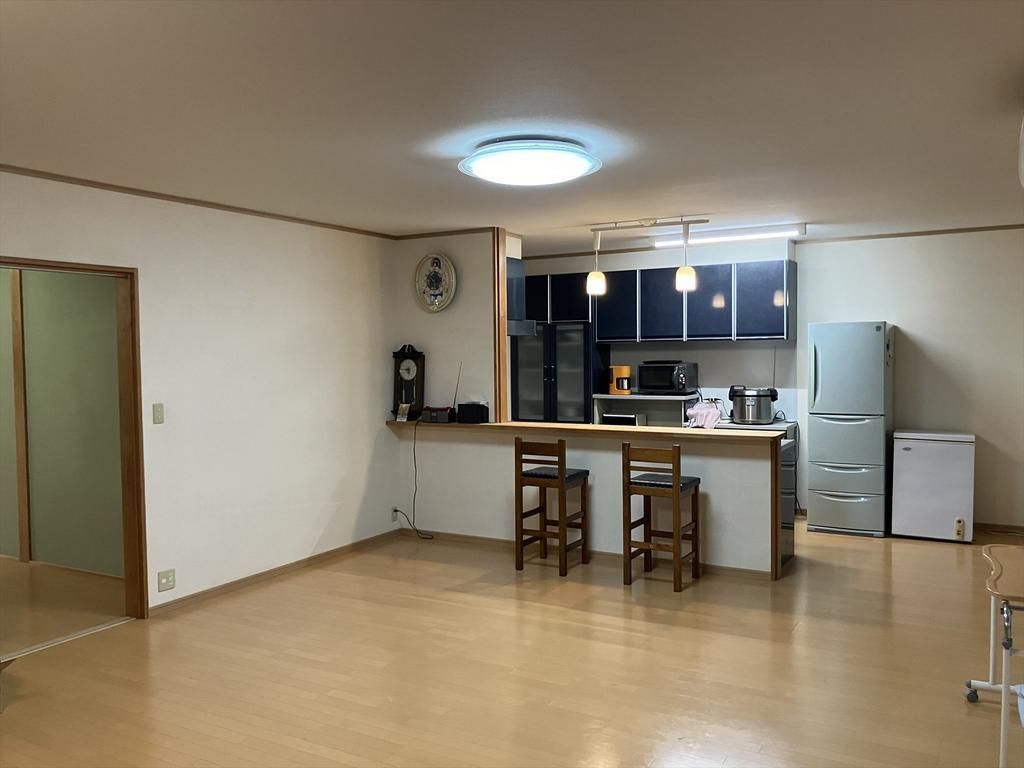 5LDK House for Sale on Large 600m² Lot in Nichinan, Tottori - Thumbnail 4