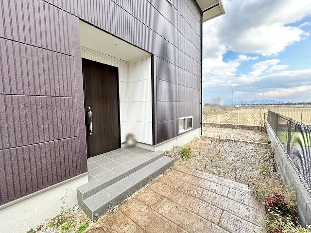 Modern 3LDK House in Nagahama with 4 Car Parks - Thumbnail 4