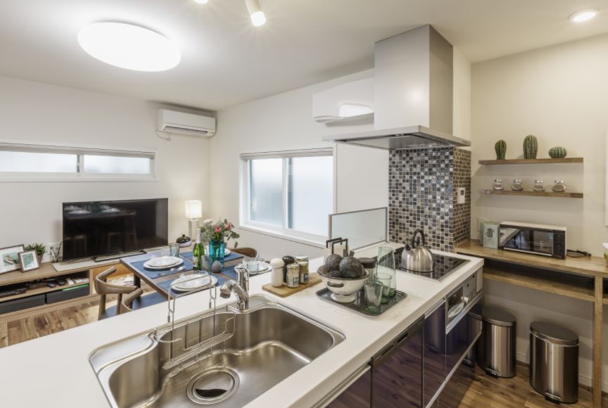 Refurbished 3LDK House in Wakayama City - Thumbnail 2