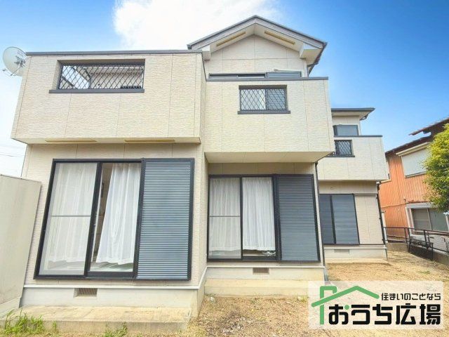 4LDK House for Sale in Tsushima City, Aichi Prefecture - Thumbnail 2