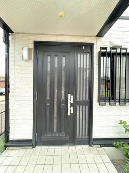 Renovated 3SLDK Corner Lot House with Garden in Yokkaichi - Thumbnail 2