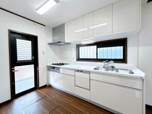 Renovated 3SLDK Corner Lot House with Garden in Yokkaichi - Thumbnail 4