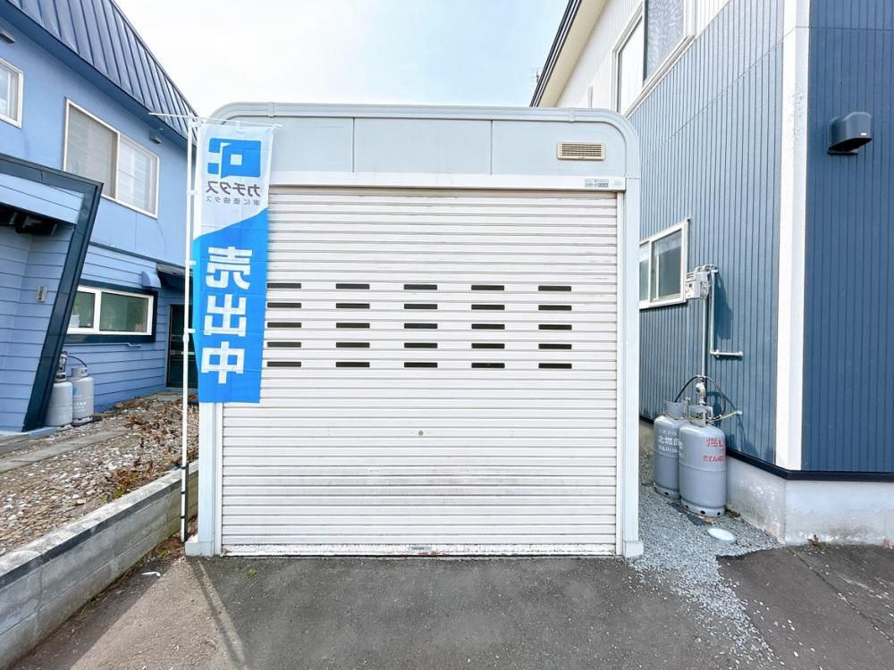 4SLDK House in Iwamizawa with Renovated Interiors - Thumbnail 2