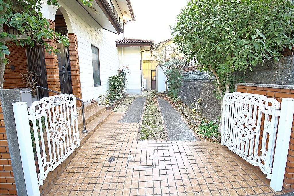 4LDK Detached House for Sale in Hofu, Yamaguchi - 580万円 - Image 1