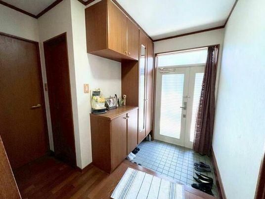 5LDK House with 3 Car Parks in Oita's Tanege Neighborhood - Thumbnail 4