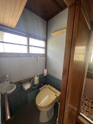 3LDK Bungalow for Sale in Kainan City, Wakayama — Image 1, Kainan, Wakayama