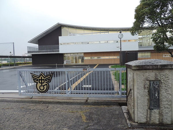 Spacious 3SLDK House in Moriyama with Inner Garage - Thumbnail 3