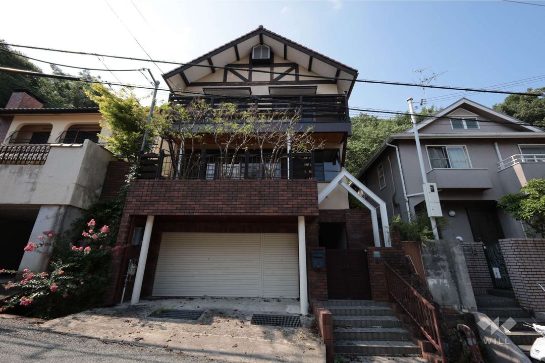 Renovated 4SLDK House in Takarazuka with 144.4m² Floor Area - Image 1