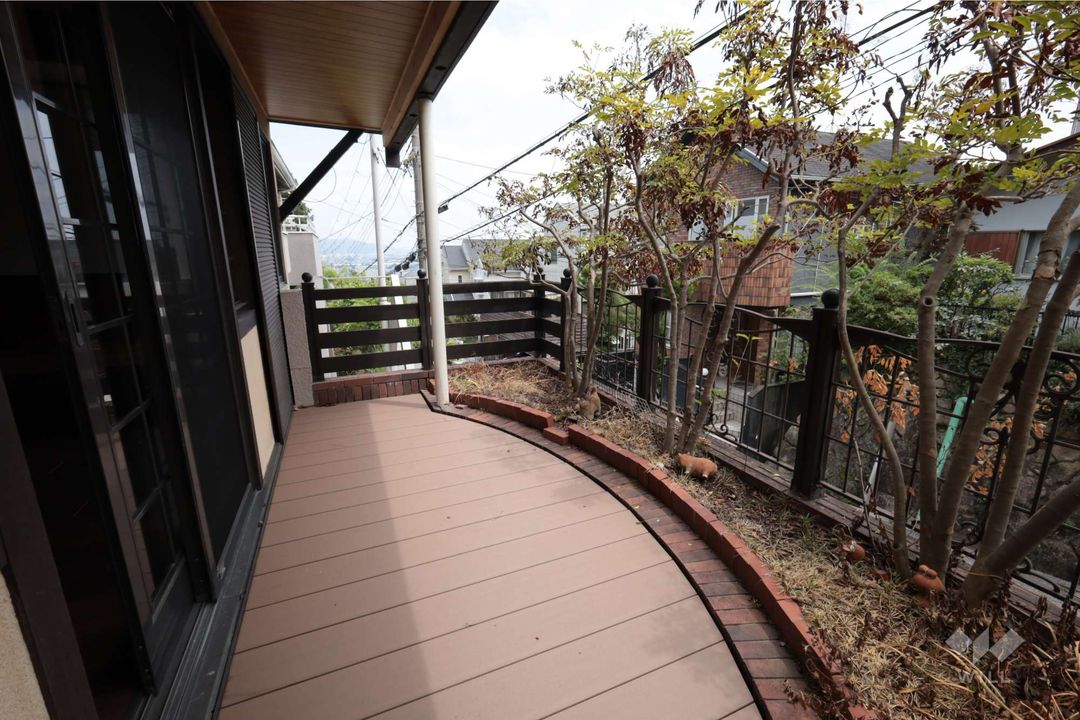 Renovated 4SLDK House in Takarazuka with 144.4m² Floor Area - Thumbnail 3