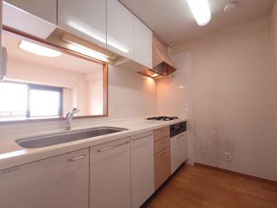 3SLDK Apartment near Kudamatsu Station, Yamaguchi — Image 2, Kudamatsu, Yamaguchi