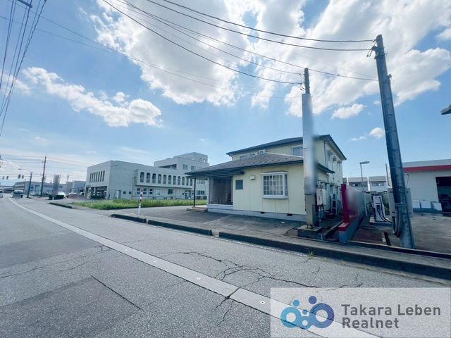 Land with Old House for Sale in Toyama City, Toyama Prefecture - Thumbnail 2