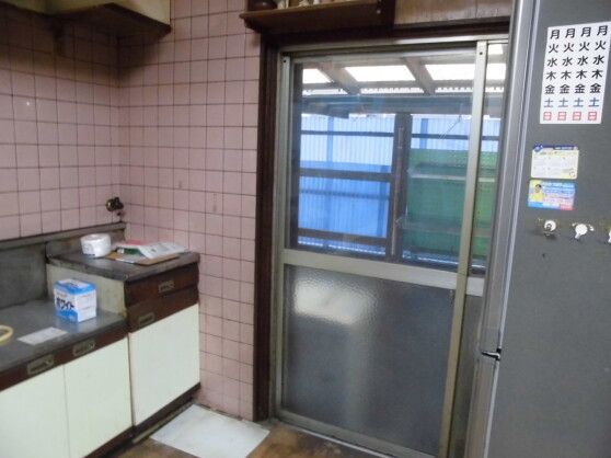 5DK Wooden House for Long-Term Rental in Yao City, Osaka - Thumbnail 4