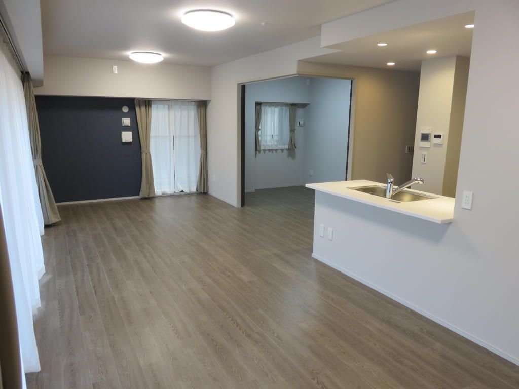 Polestar Fukiage 201: Modern 2SLDK Condo in Wakayama City - Thumbnail 4