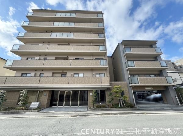 Spacious 3LDK Apartment with Terrace in Kyoto - Thumbnail 4