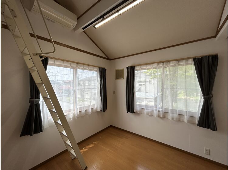5LDK Family House in Toyama with Parking | 23-Year Build - Thumbnail 4