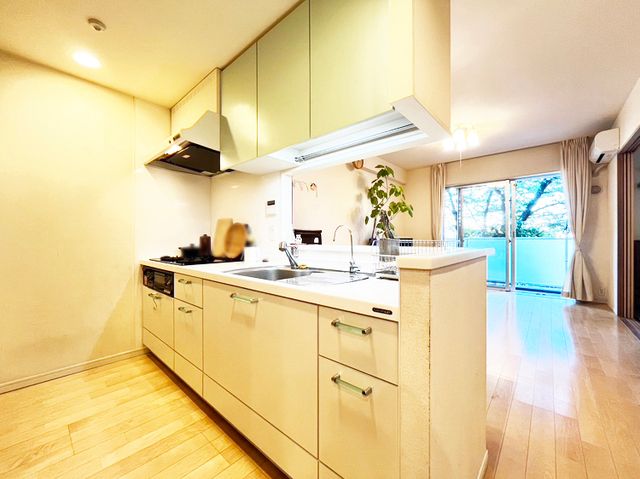 Kugayama Garden Hills 2-Bedroom Condo with 24hr Security in Mitaka - Thumbnail 3