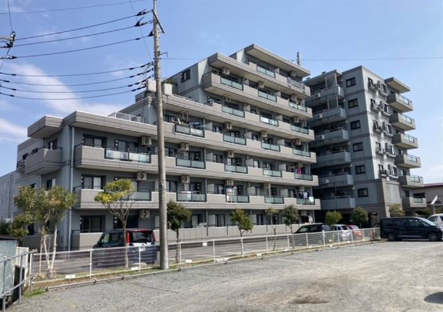 3LDK Apartment in Utsunomiya with Balcony - Thumbnail 2