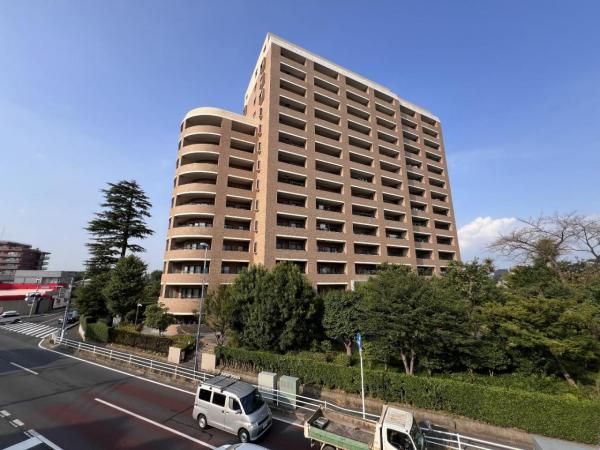 Sophia Kashiwa Park 4LDK Apartment for Sale in Chiba - Thumbnail 2