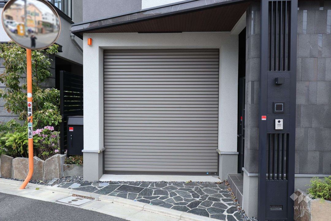 Modern 2SLDK House for Sale in Setagaya, Tokyo - Thumbnail 3