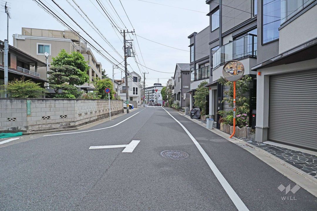 Modern 2SLDK House for Sale in Setagaya, Tokyo - Thumbnail 2