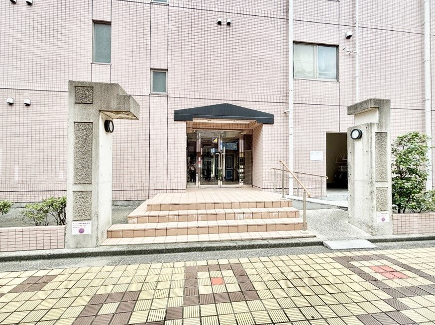 Crest Court Kamifukuoka 2LDK Apartment with Garden | Saitama - Thumbnail 4
