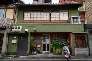 Shared Meiji-era Townhouse for Women in Kamigyo Ward, Kyoto - Thumbnail 3