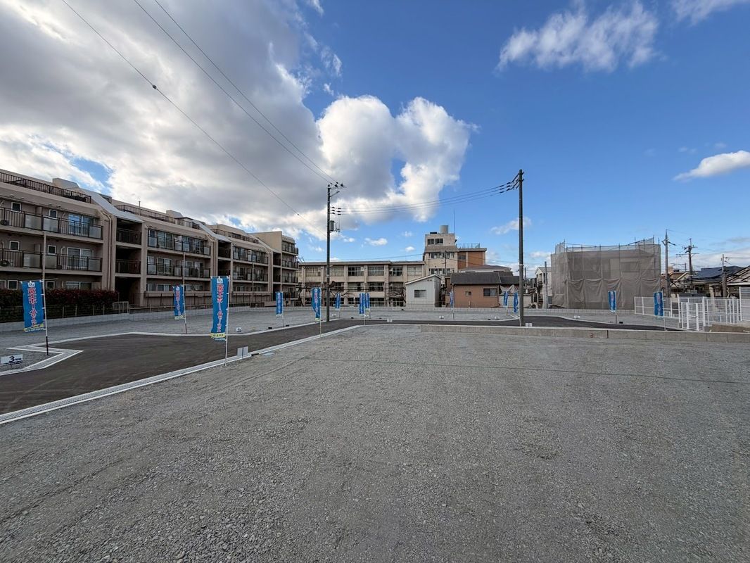 Land for Sale in Toyonaka, Osaka - Homes Town Hankyu Toyonaka Station - Thumbnail 2