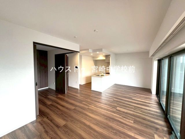 Leven Miyazaki ONE TOWER 3LDK Apartment for Sale in Miyazaki - Thumbnail 3