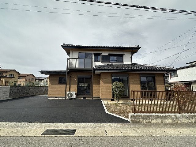 4LDK Renovated House in Shiojiri, Nagano - 122m² - Thumbnail 2