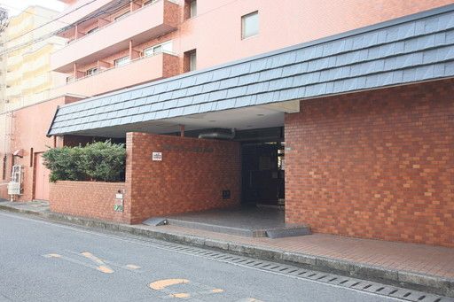 3DK Apartment in Satsuki Manshon Dai-3 Oita Building - Thumbnail 4