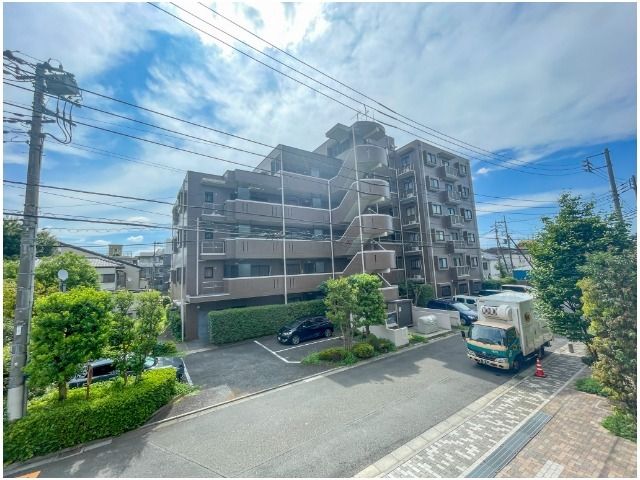 Renovated 3LDK Apartment in Mitaka, Tokyo | The Park House - Thumbnail 3