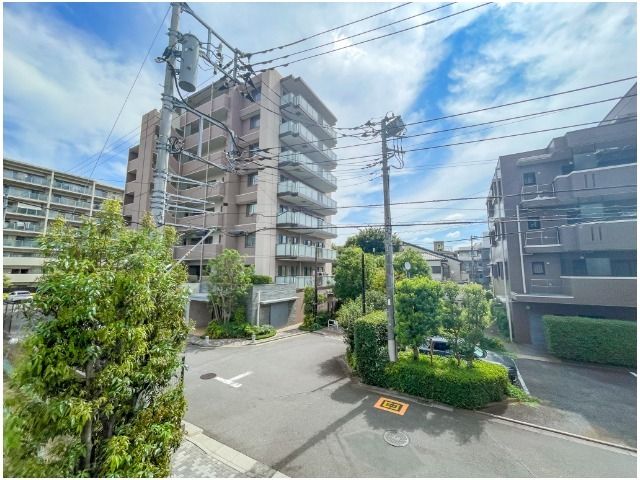 Renovated 3LDK Apartment in Mitaka, Tokyo | The Park House - Thumbnail 2