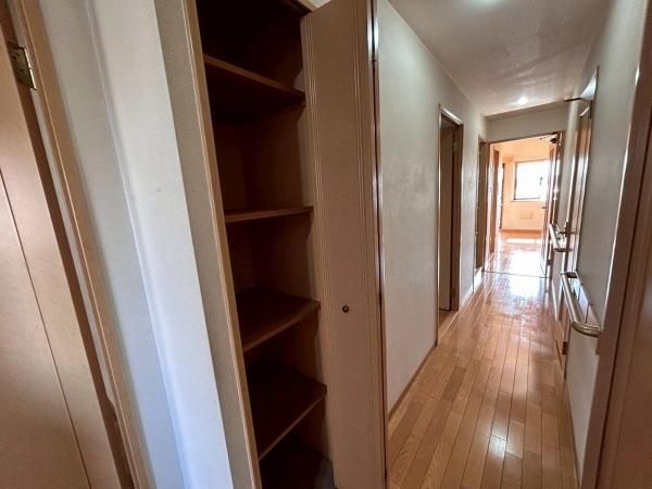 4LDK Corner Apartment in Izumi City Osaka with Triple Balcony - Thumbnail 3