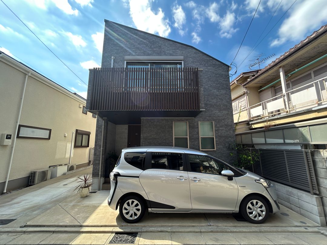 Modern 2-Storey House for Sale in Setagaya, Tokyo - Thumbnail 2