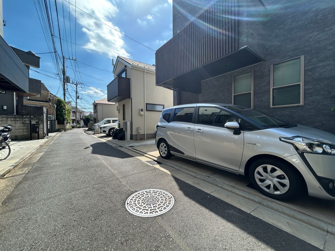 Modern 2-Storey House for Sale in Setagaya, Tokyo - Thumbnail 3