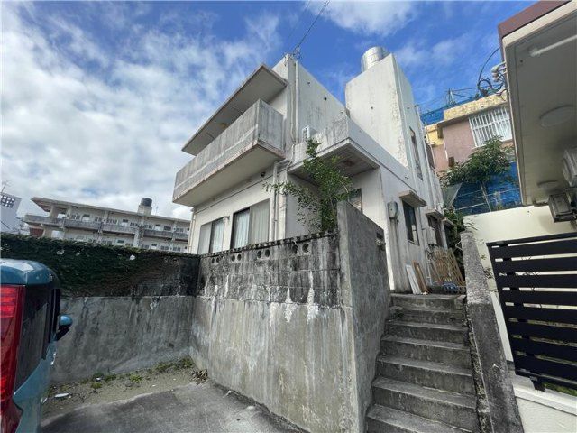 3LDK House in Ginowan with Ocean Views - Thumbnail 2