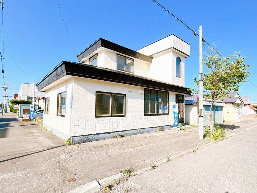 Renovated 4LDK House Near Memanbetsu Station, Hokkaido - Thumbnail 2