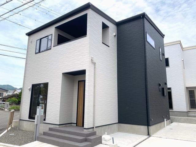 3LDK Corner House in Matsuyama with Parking - Thumbnail 2