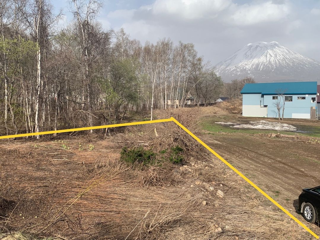 Land for Sale in Niseko, Hokkaido - 1,555 sqm - Thumbnail 3